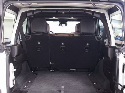 Used 2024 Jeep Wrangler Unlimited Rubicon image 24