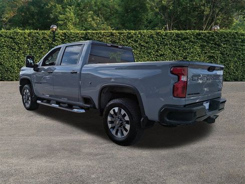 Used 2024 Chevrolet Silverado 2500 Custom w/ Custom Value Package image 6