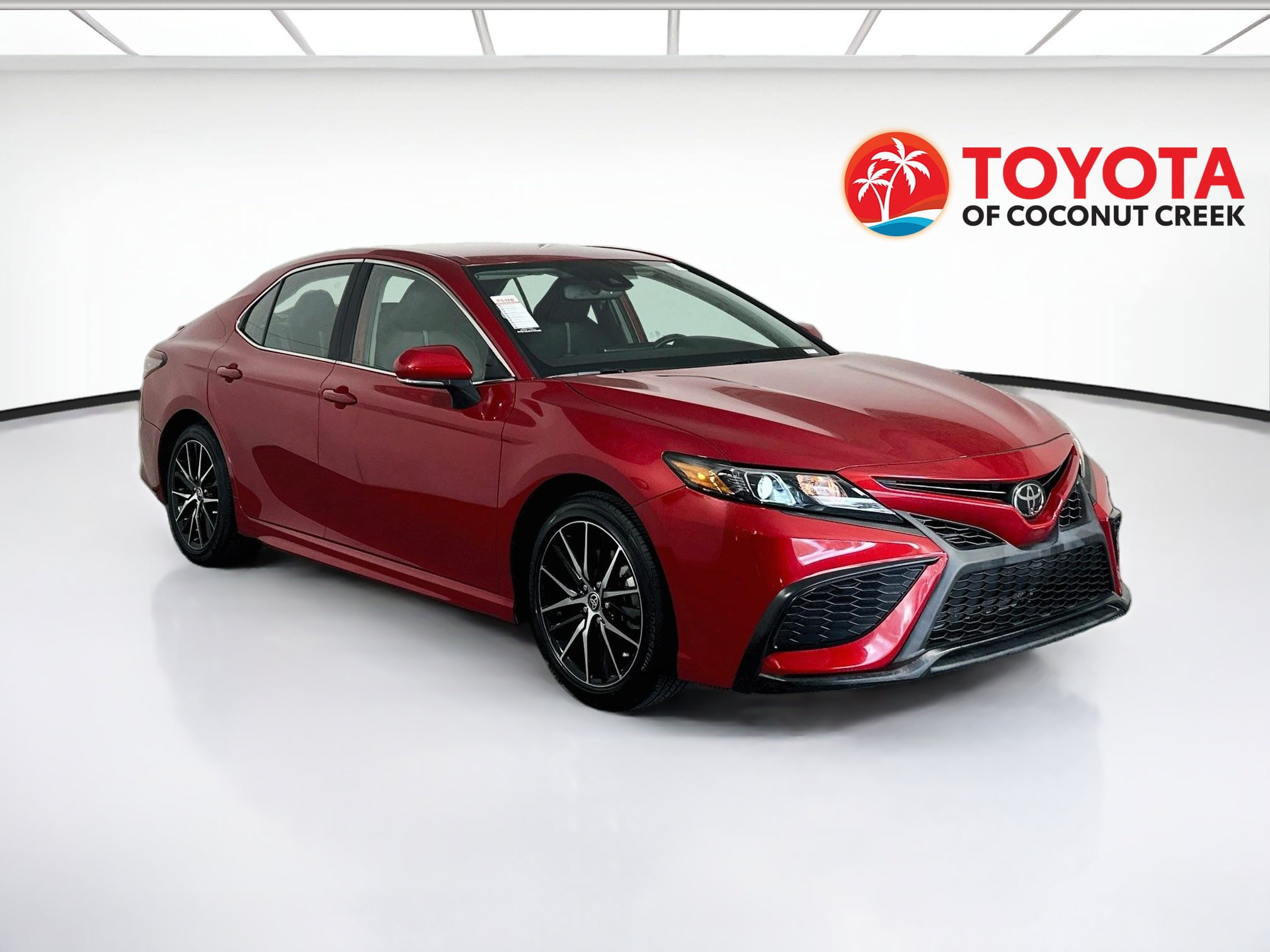 Certified 2024 Toyota Camry SE w/ Convenience Package FWD image 1