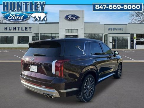 Used 2024 Hyundai Palisade Calligraphy image 4