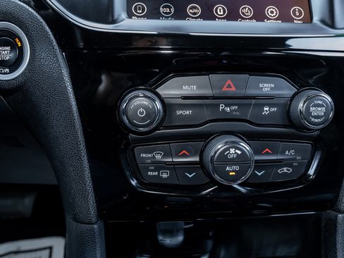 Used 2021 Chrysler 300 S image 23