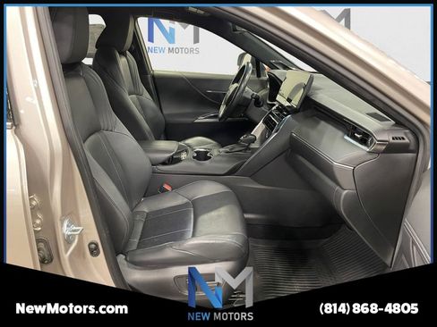 Used 2021 Toyota Venza XLE w/ Softex Package AWD/4WD image 15