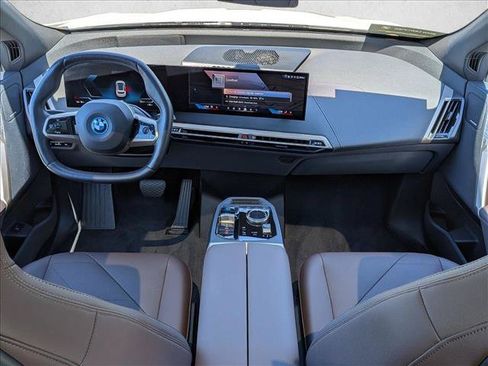 Used 2024 BMW iX xDrive50 AWD/4WD image 19