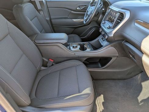 Used 2023 GMC Acadia SLE image 30