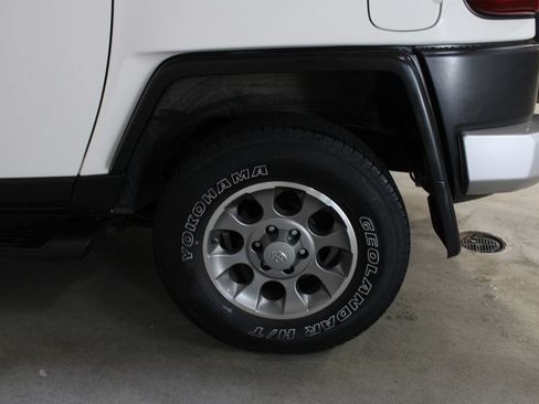 Used 2013 Toyota FJ Cruiser 4WD w/ Upgrade Pkg image 27