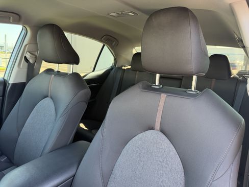Used 2019 Toyota Camry LE w/ Carpet Mat Package FWD image 17