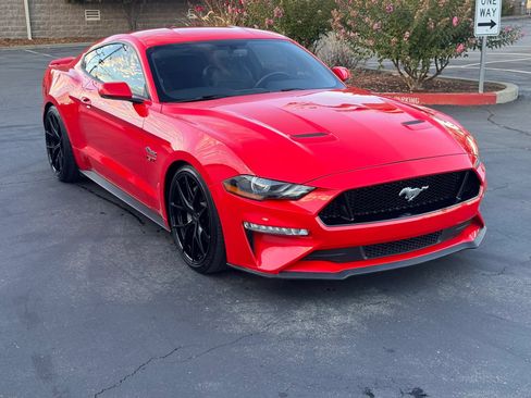 Used 2019 Ford Mustang GT Premium RWD image 8