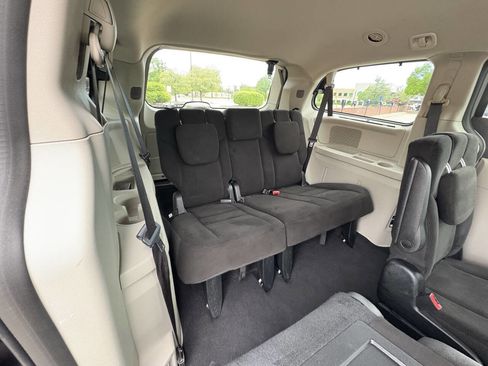 Used 2016 Dodge Grand Caravan SXT w/ Rear Park Assist Package image 63