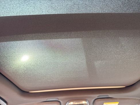 Used 2019 Volvo XC60 T5 Momentum w/ Premium Package image 16