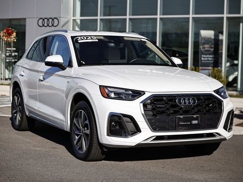 Used 2025 Audi Q5 2.0T Premium Plus w/ Premium Plus Package image 2