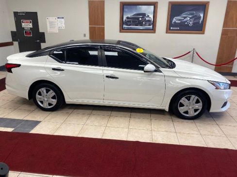 Used 2019 Nissan Altima 2.5 S FWD image 3
