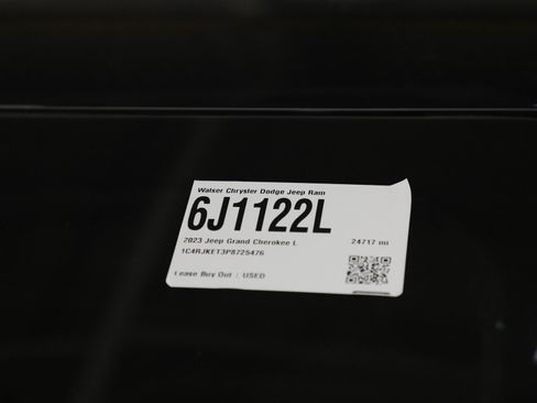 Used 2023 Jeep Grand Cherokee L Summit AWD/4WD image 34