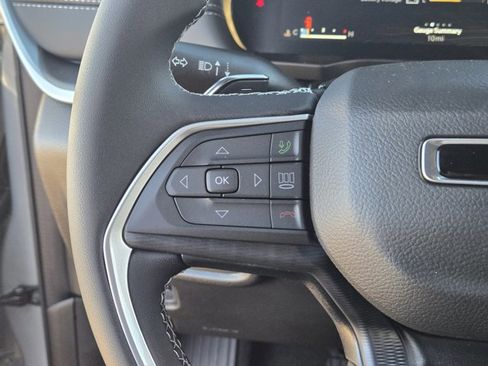 New 2025 Jeep Grand Cherokee Laredo image 13