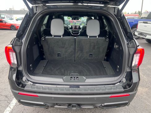 Used 2025 Ford Explorer ST-Line w/ Premium Package image 11