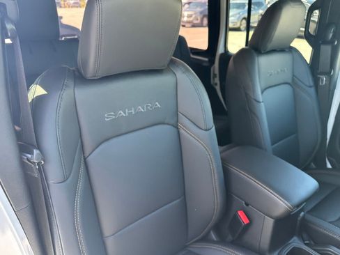 New 2024 Jeep Wrangler Unlimited Sahara w/ Safety Group AWD/4WD image 15