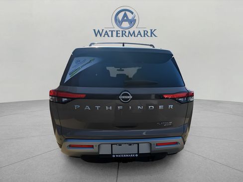 Certified 2025 Nissan Pathfinder Platinum w/ Cargo Package AWD/4WD image 4
