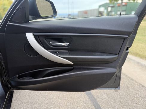 Used 2016 BMW 320i Sedan image 22