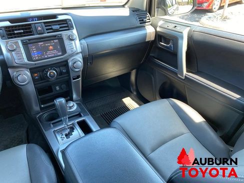 Used 2018 Toyota 4Runner SR5 Premium AWD/4WD image 32