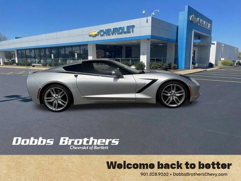 Used 2017 Chevrolet Corvette Stingray Coupe w/ Z51 1LT RWD image 9