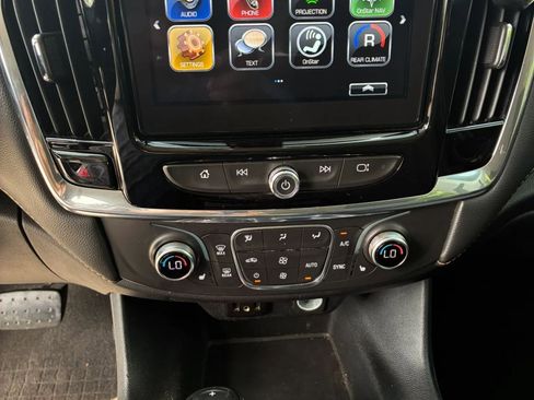 Used 2019 Chevrolet Traverse LT image 35