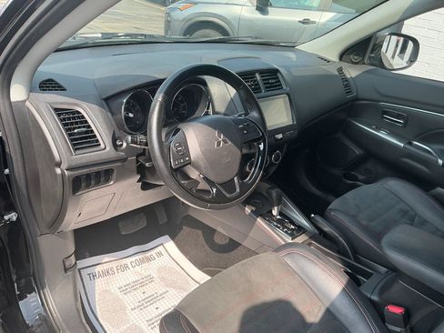 Used 2018 Mitsubishi Outlander Sport SE FWD image 9