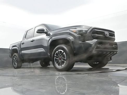 Used 2025 Toyota Tacoma SR5 AWD/4WD image 23