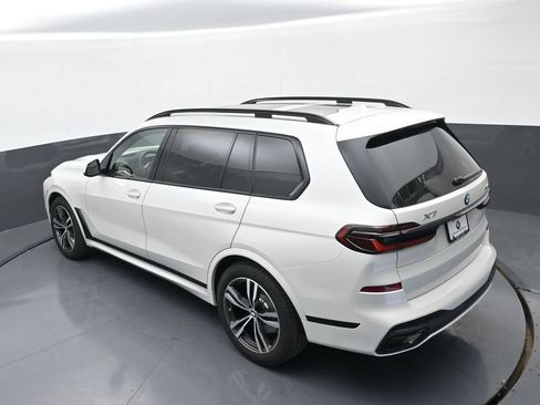 Used 2026 BMW X7 xDrive40i w/ M Sport Package AWD/4WD image 36
