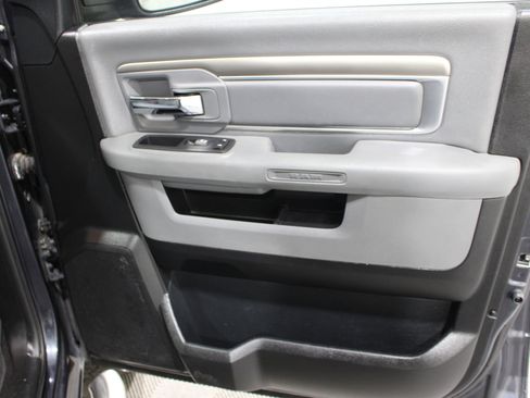 Used 2017 RAM 1500 Classic SLT image 22