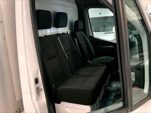 Used 2019 Mercedes-Benz Sprinter 170 image 11