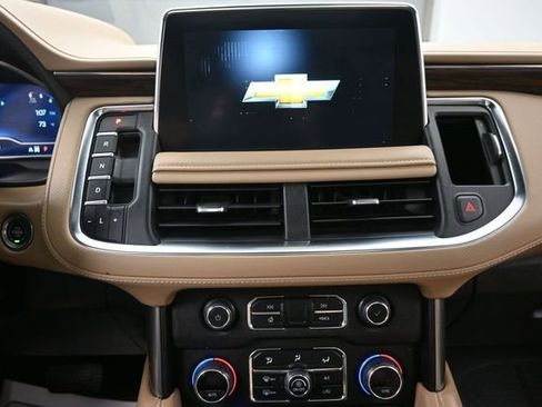 Used 2023 Chevrolet Suburban Premier w/ Premium Package AWD/4WD image 10