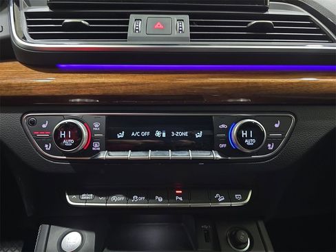 Used 2023 Audi Q5 2.0T Prestige image 25