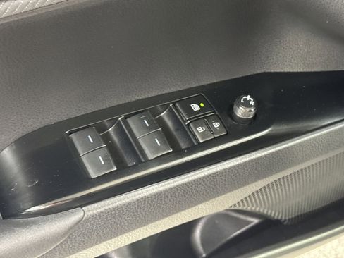 Used 2025 Toyota Camry SE FWD image 27
