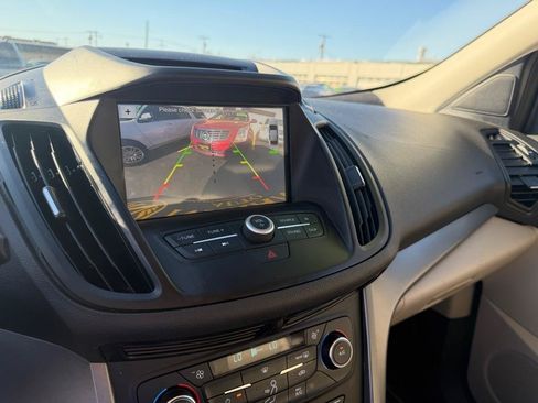 Used 2017 Ford Escape SE w/ Equipment Group 201A FWD image 31