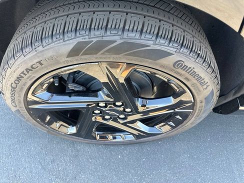 Certified 2024 Chevrolet Equinox EV RS FWD image 38