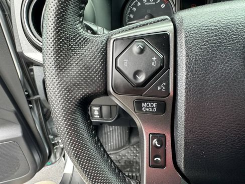 Used 2023 Toyota Tacoma TRD Off-Road w/ Technology Package AWD/4WD image 21
