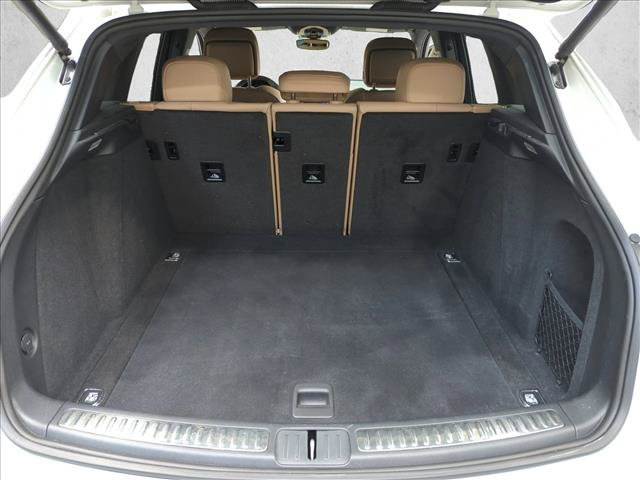 Used 2023 Porsche Macan AWD/4WD image 6