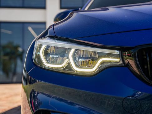 Used 2020 BMW M4 Coupe w/ Competition Package RWD image 9
