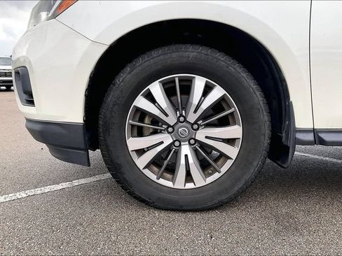 Used 2017 Nissan Pathfinder SL FWD image 4