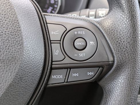 Used 2022 Toyota RAV4 XLE w/ Convenience Package FWD image 22