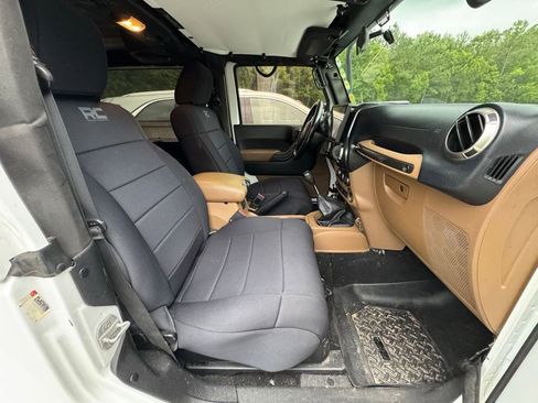 Used 2011 Jeep Wrangler Sport w/ Dual Top Group AWD/4WD image 16