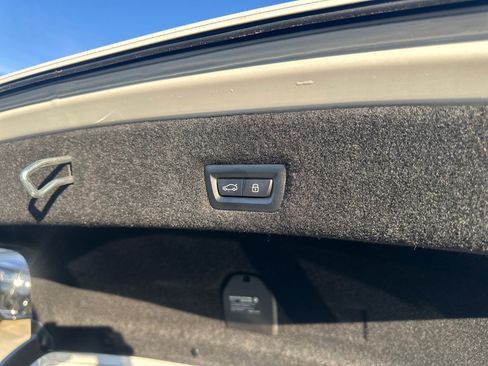 Certified 2025 BMW 740i image 8