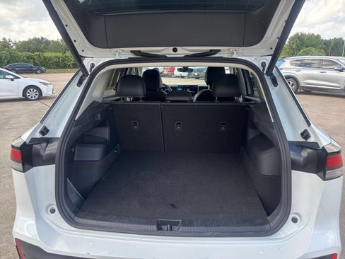 Used 2026 Volkswagen Tiguan SE AWD/4WD image 33