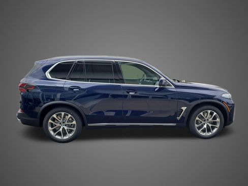 New 2026 BMW X5 xDrive50e w/ Climate Comfort Package AWD/4WD image 5