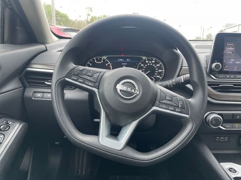 Used 2025 Nissan Altima 2.5 SV image 27