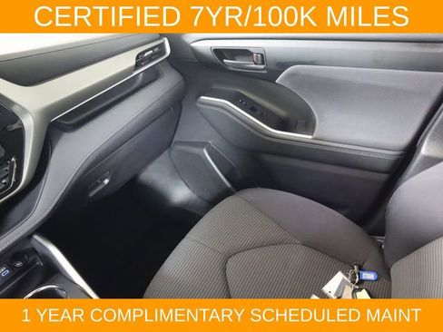 Used 2022 Toyota Highlander L AWD/4WD image 19