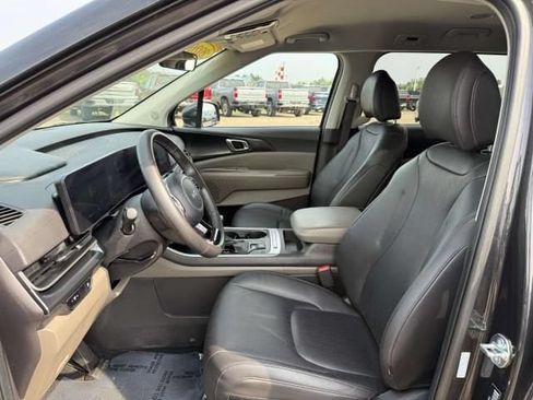 Used 2026 Kia Carnival FWD image 10