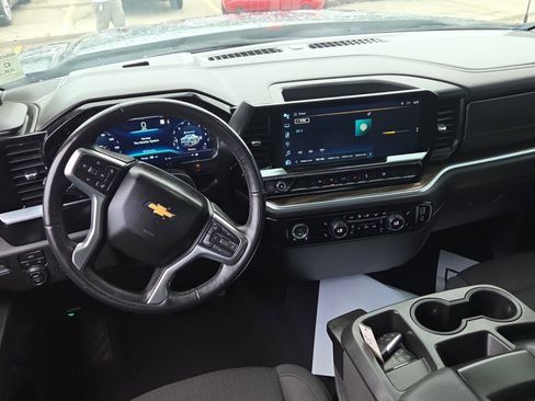 Used 2022 Chevrolet Silverado 1500 LT w/ Protection Package AWD/4WD image 5