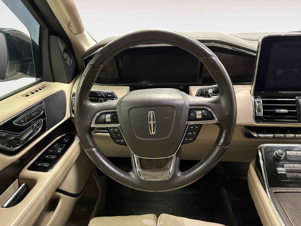Used 2019 Lincoln Navigator Reserve AWD/4WD image 13