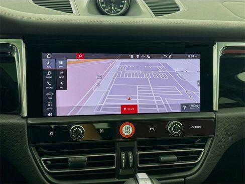 New 2025 Porsche Macan image 19