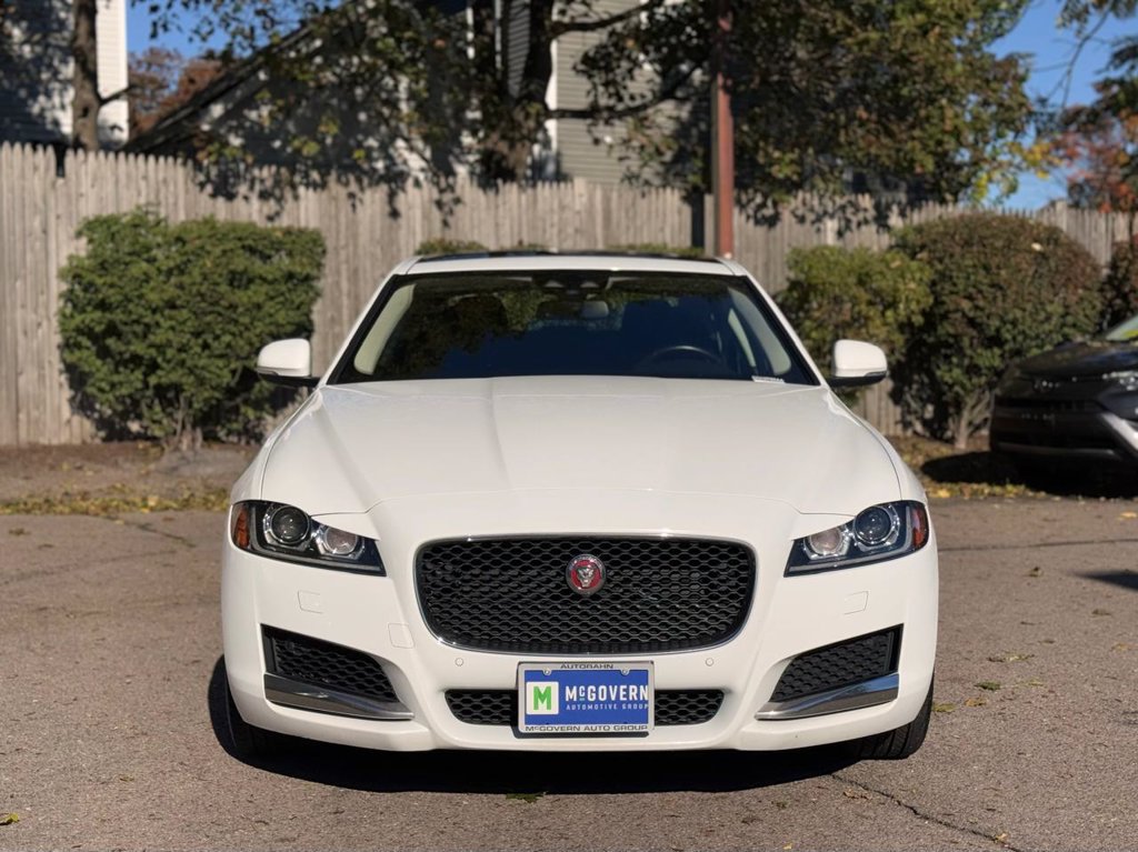 Used 2018 Jaguar XF Prestige AWD/4WD image 9